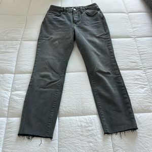 Good American slim gray raw hem jeans sz 10 RUNS SMALL 🍁 Fall